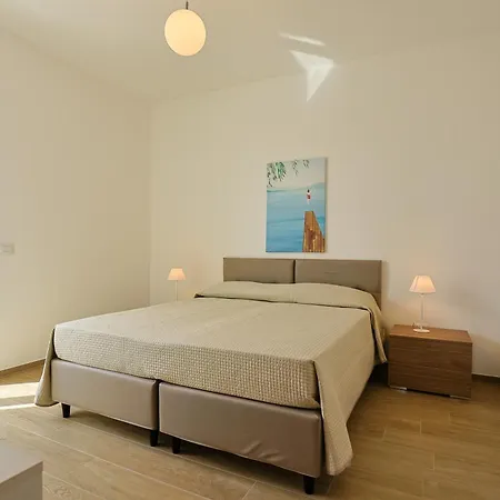 Altomare * פורטו צ'זראו